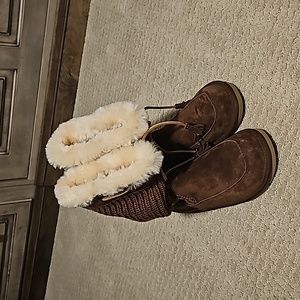 New W/O Box - UGG Suburb Knit Brown Boot, 7
